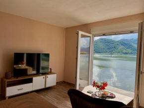 Lakeside Harmony Apartment